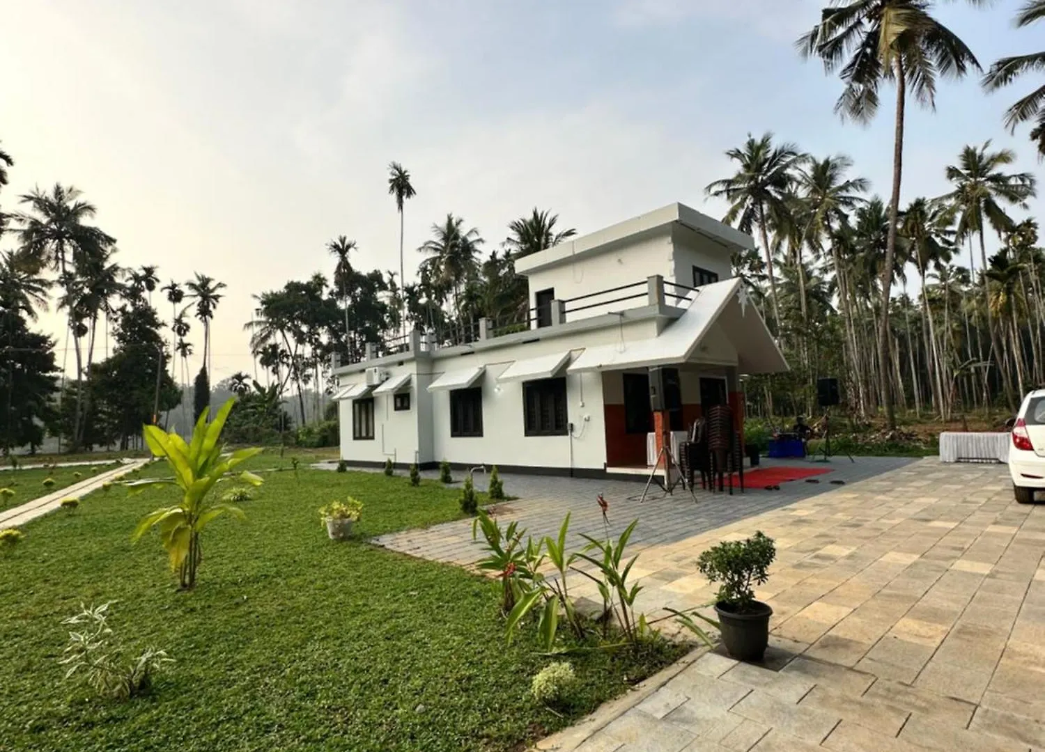 Natures Adobe Nilambūr